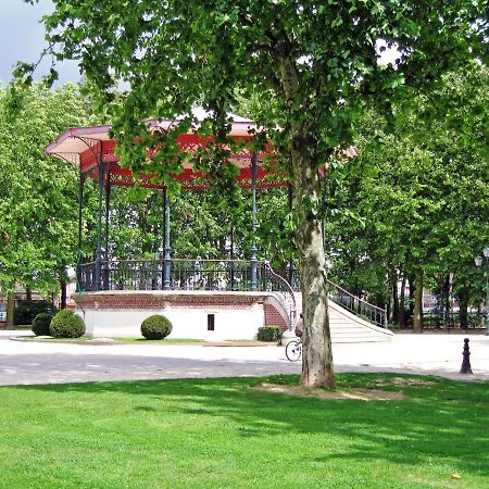 Spacious Quentoinise Town House Saint-Quentin  Exteriör bild