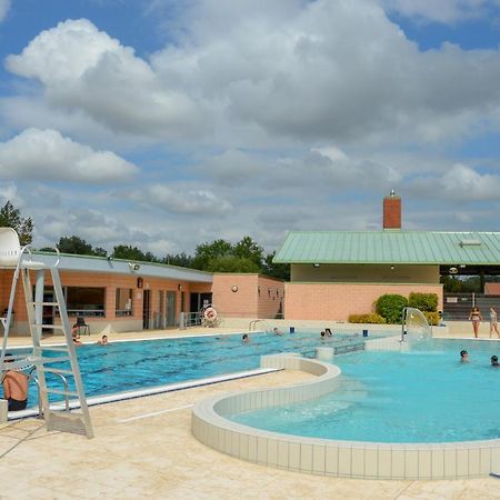 Spacious Quentoinise Town House Saint-Quentin  Exteriör bild