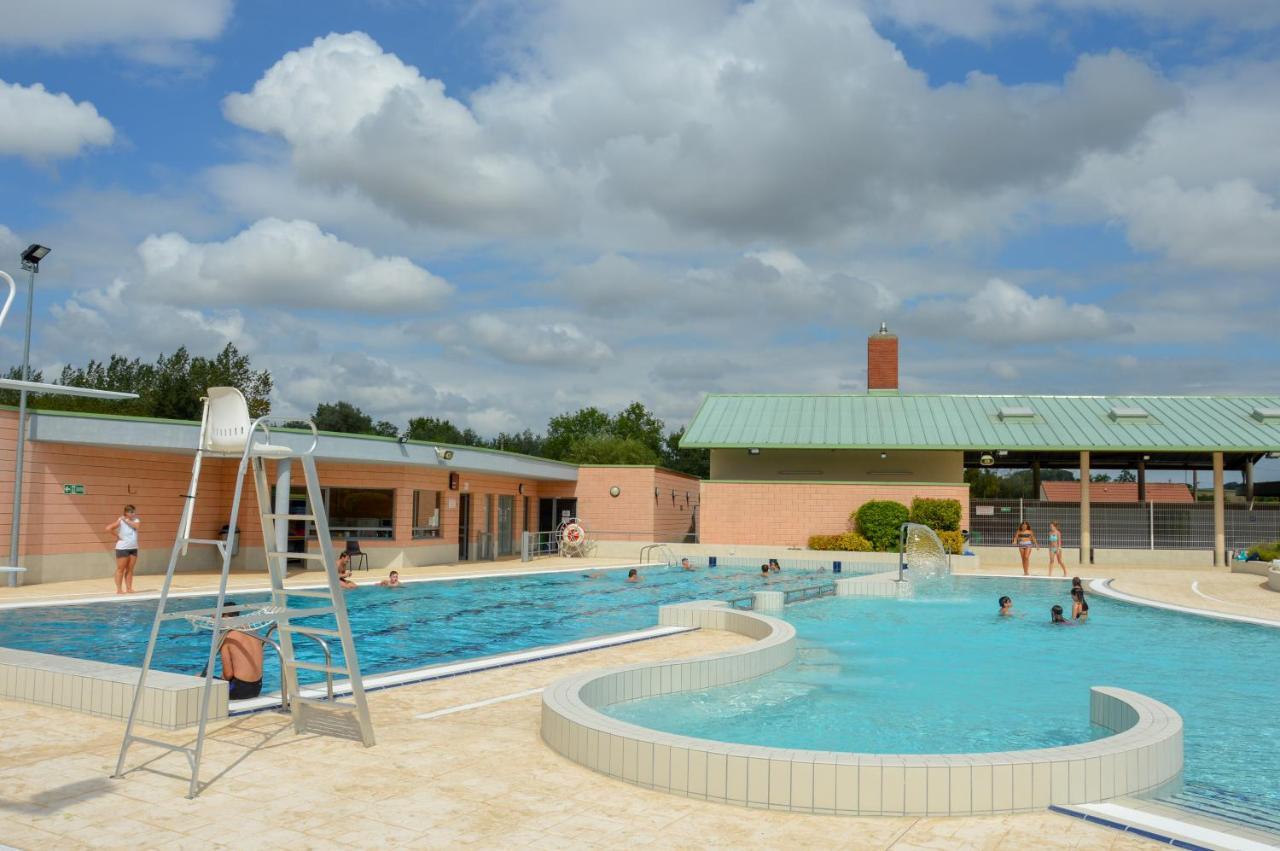 Spacious Quentoinise Town House Saint-Quentin  Exteriör bild